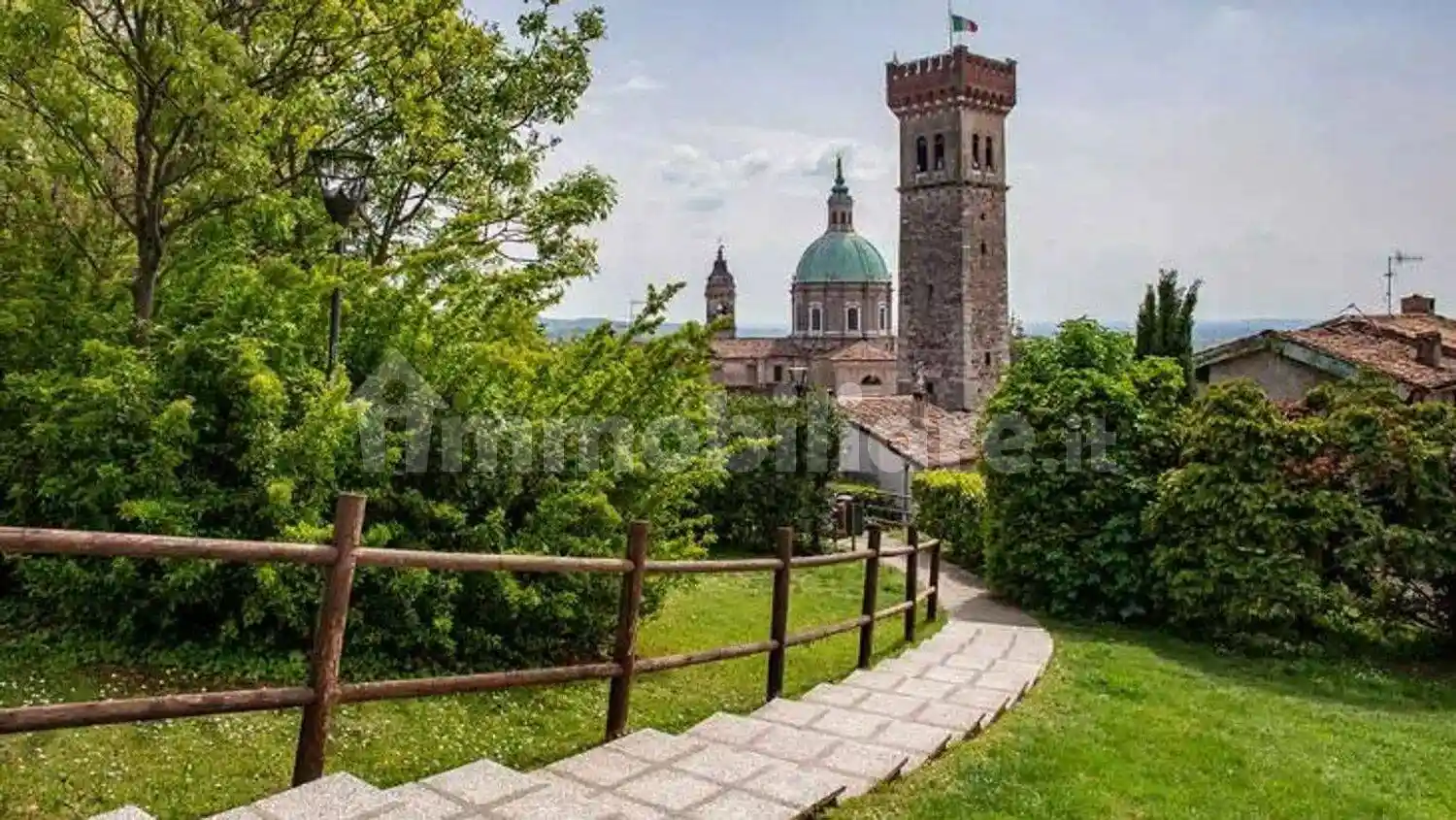 Palazzo - Edificio in vendita a Lonato del Garda