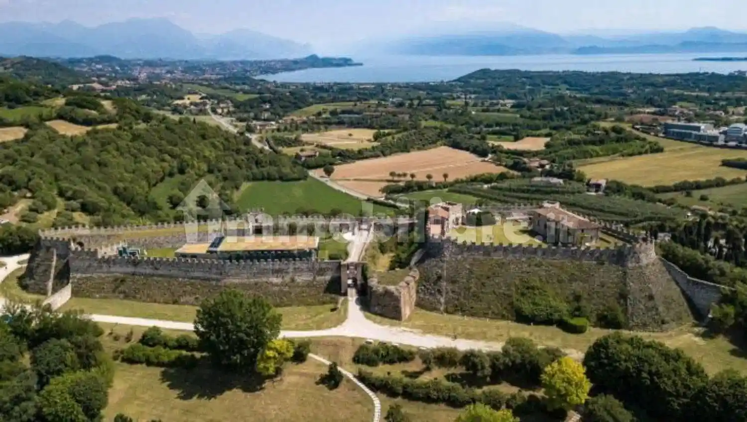 Villa in vendita a Lonato del Garda