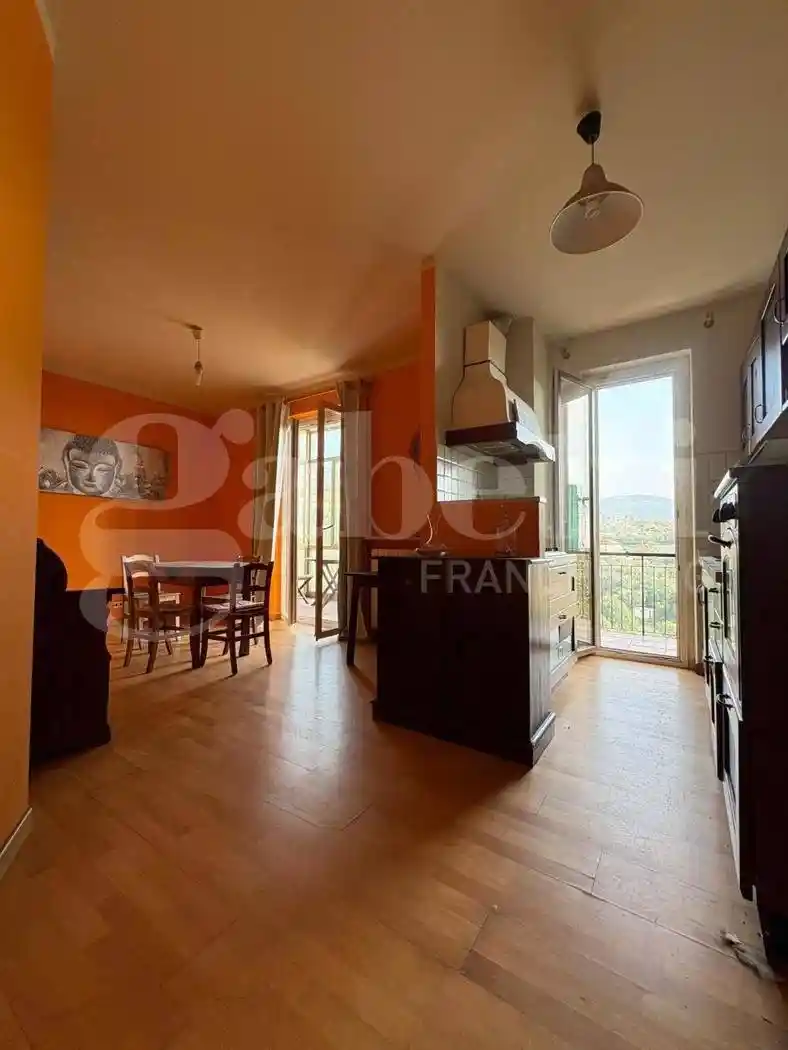 Appartamento in vendita a Varazze