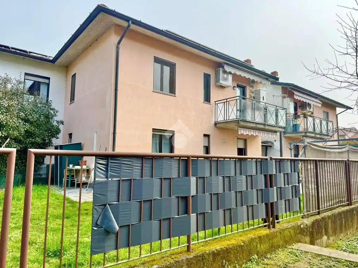 Appartamento in vendita a Casirate d'Adda