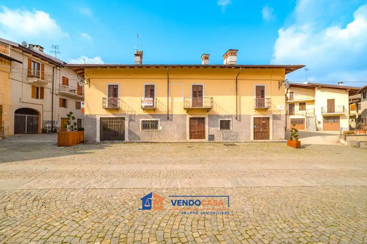 Palazzo - Edificio in vendita a Dronero
