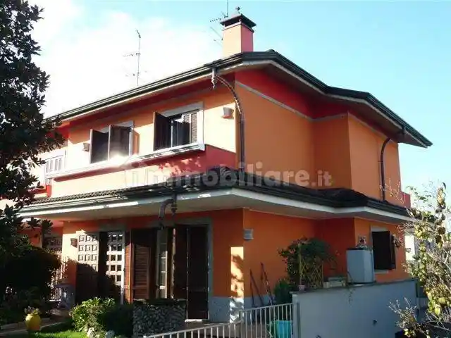 Villa in vendita a Lainate