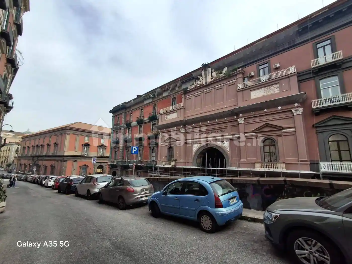 Appartamento in vendita a Napoli