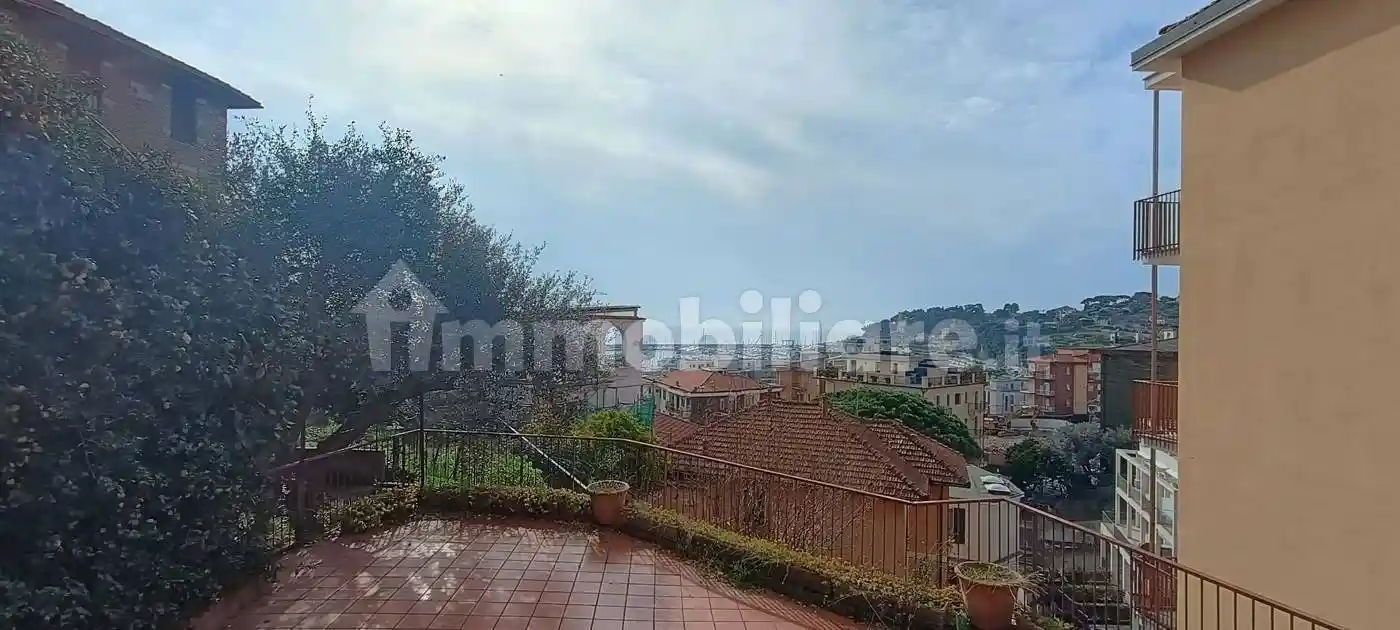 Appartamento in vendita a Varazze