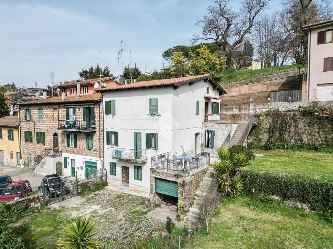 Appartamento in vendita a Capranica