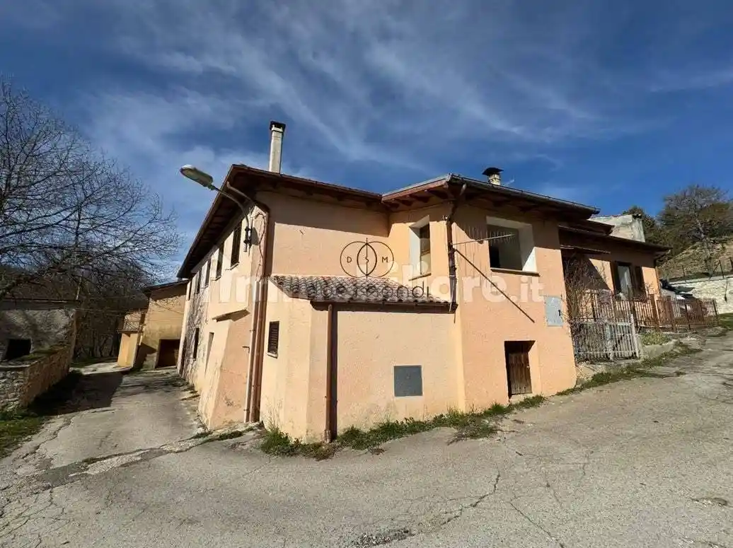 Appartamento in vendita a Cascia