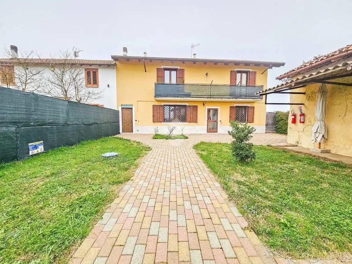 Casa indipendente in vendita a Alessandria