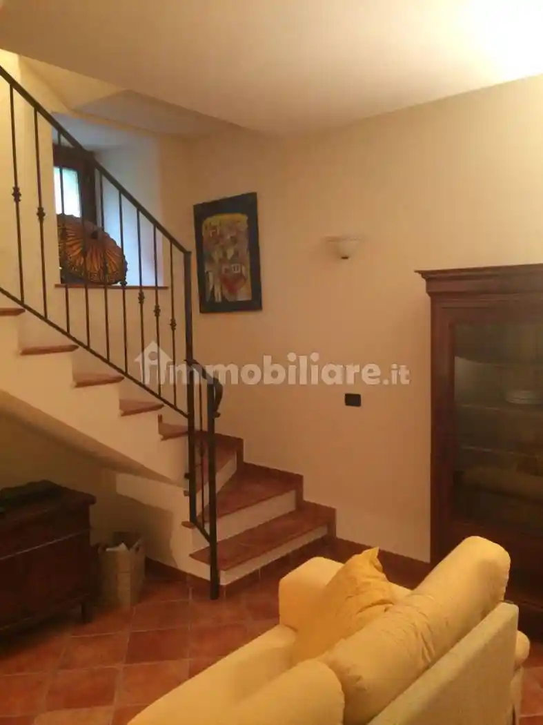 Casa indipendente in affitto a Nave