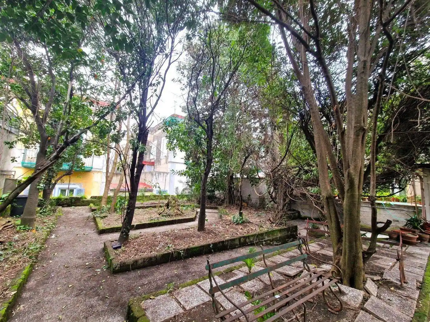 Appartamento in vendita a Napoli