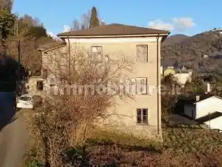 Rustico - Casale in vendita a Mezzanego