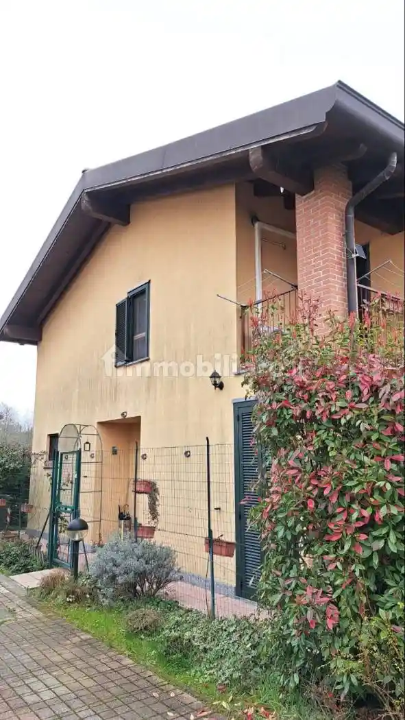 Villetta a schiera in vendita a Inverno e Monteleone