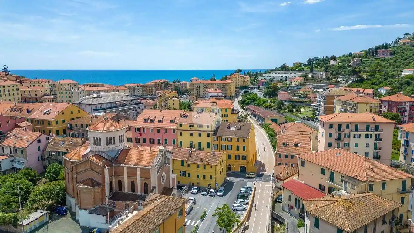 Appartamento in vendita a Imperia