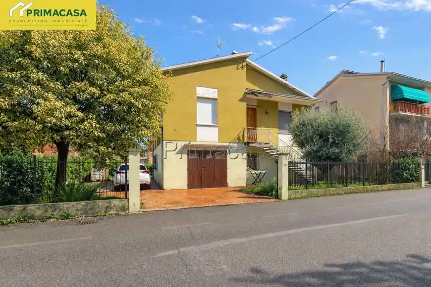 Casa indipendente in vendita a Fabbrico