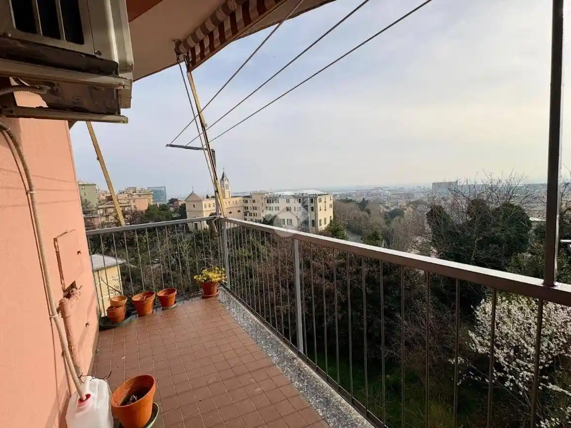 Appartamento in vendita a Genova