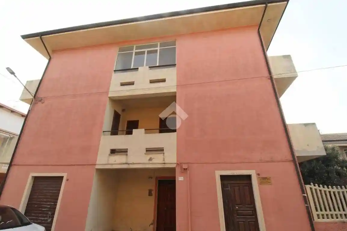 Palazzo - Edificio in vendita a Isola di Capo Rizzuto