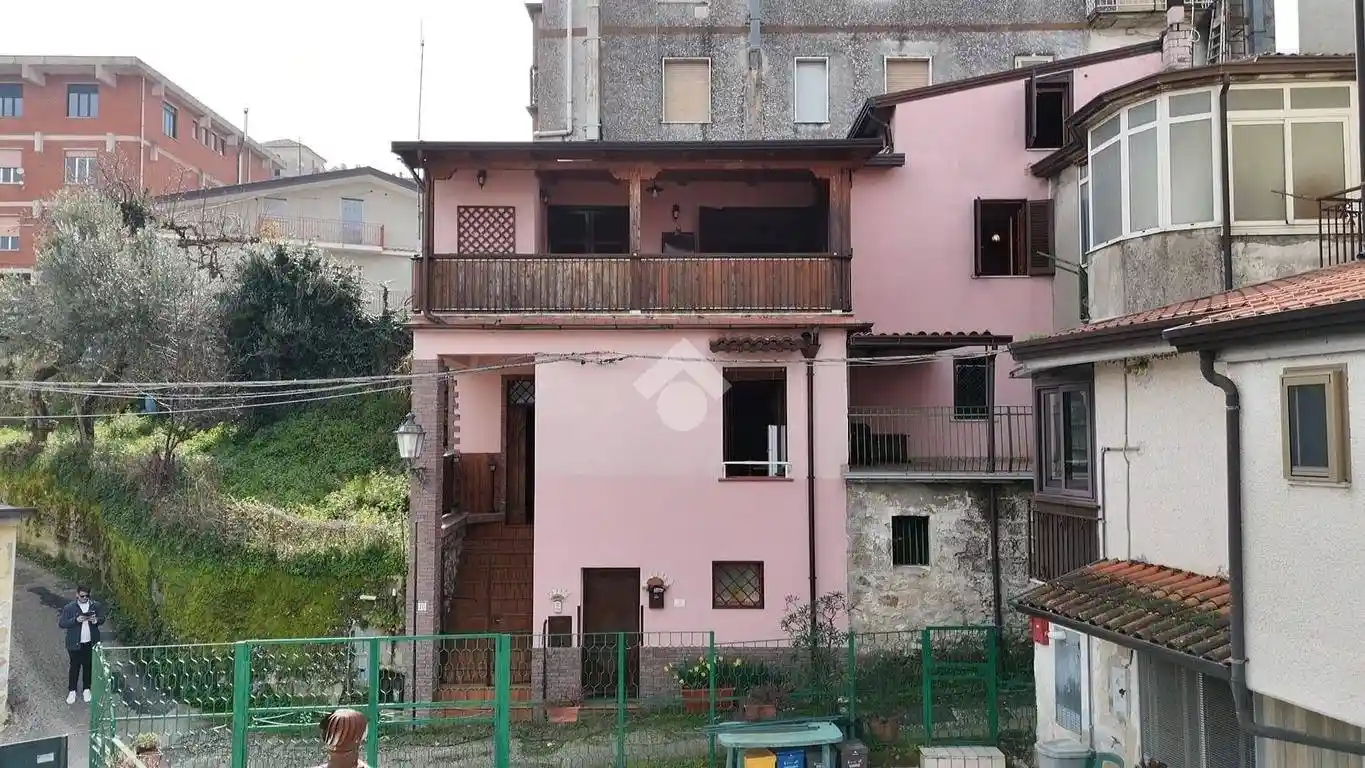 Casa indipendente in vendita a Pietrastornina