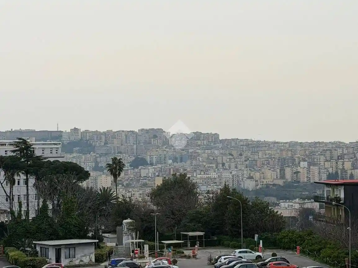 Appartamento in vendita a Napoli