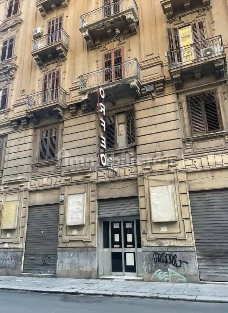 Palazzo - Edificio in affitto a Palermo