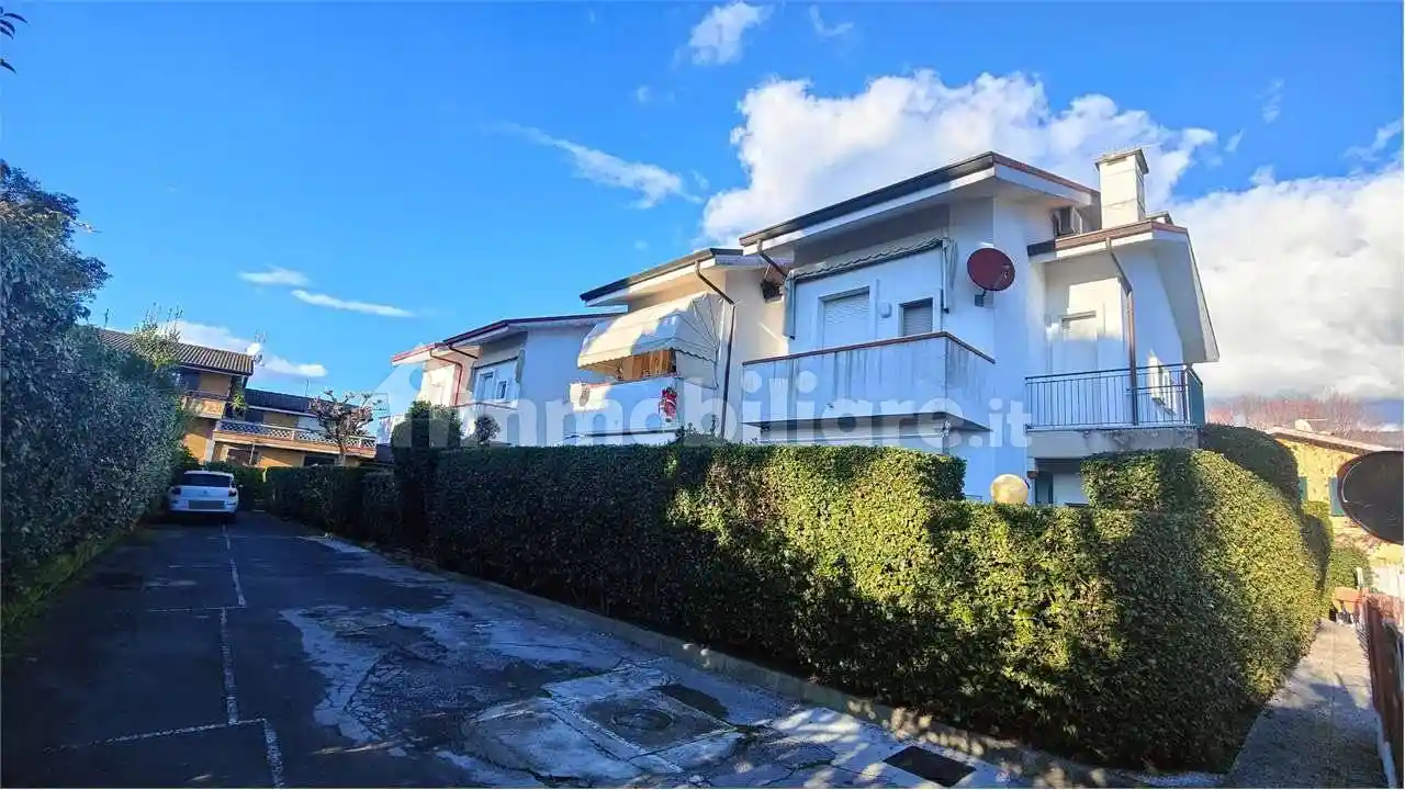 Villetta a schiera in vendita a Massa