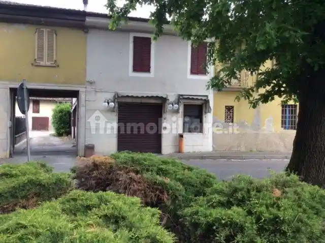 Palazzo - Edificio in vendita a Sesto ed Uniti