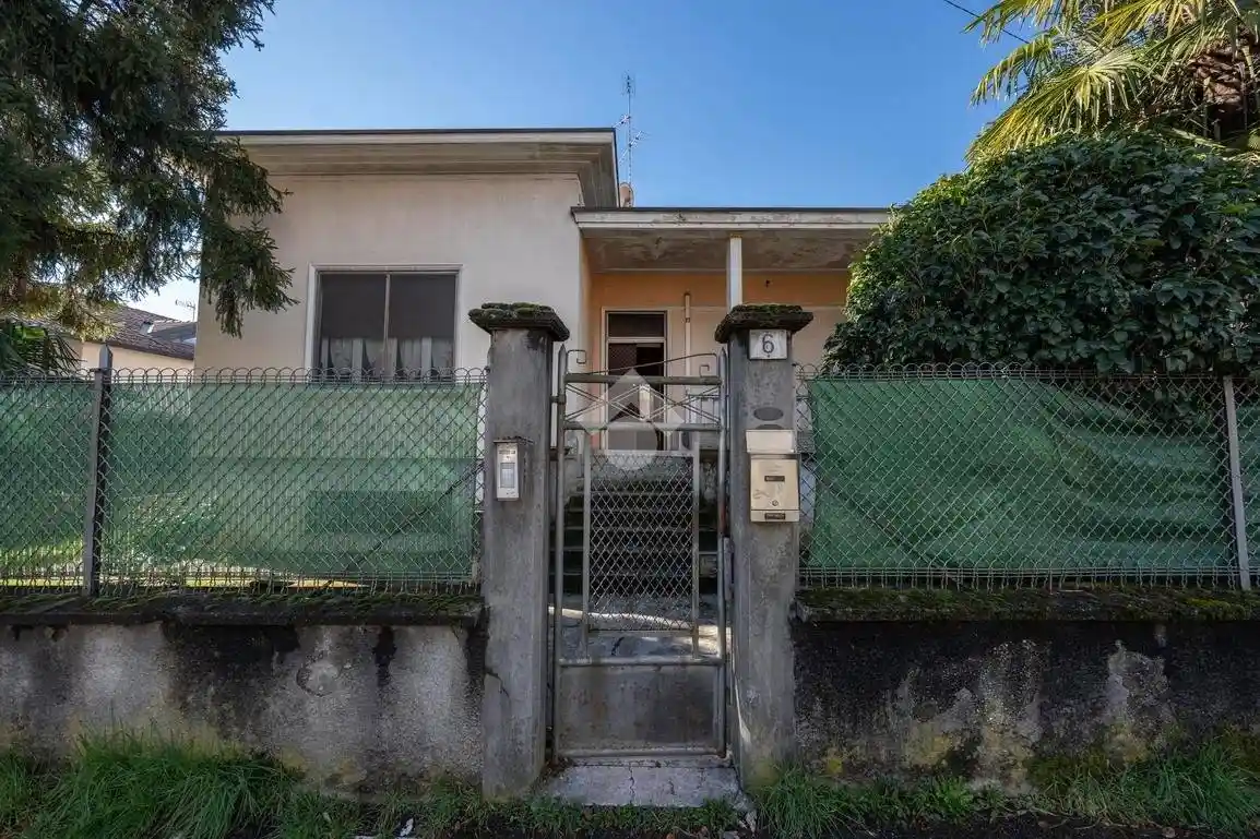 Villa in vendita a Albiate