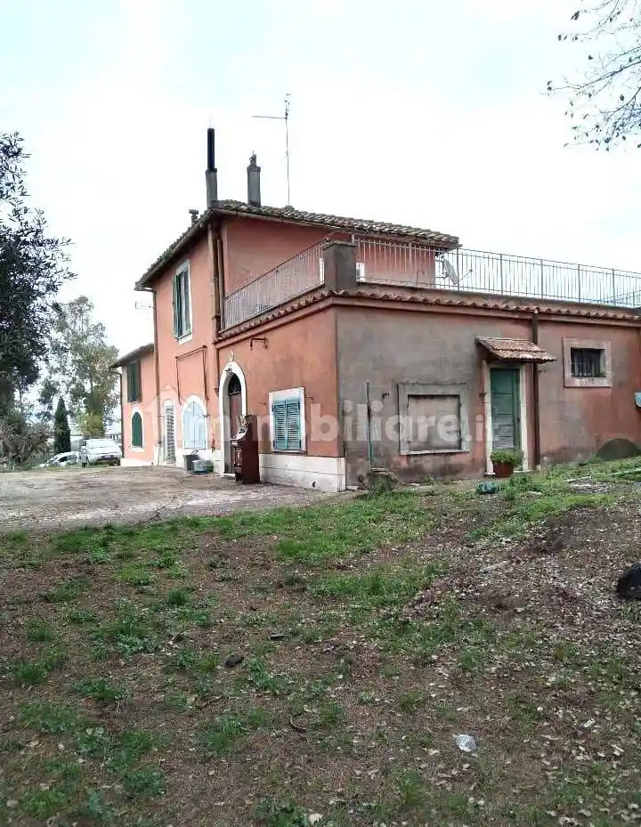 Rustico - Casale in vendita a Roma