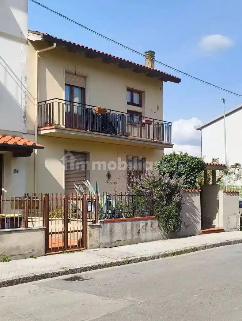 Villetta a schiera in vendita a Prato