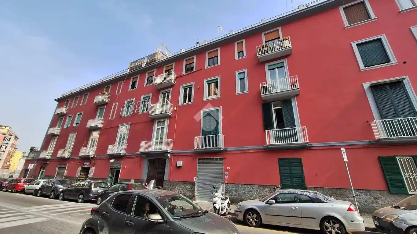 Appartamento in vendita a Napoli