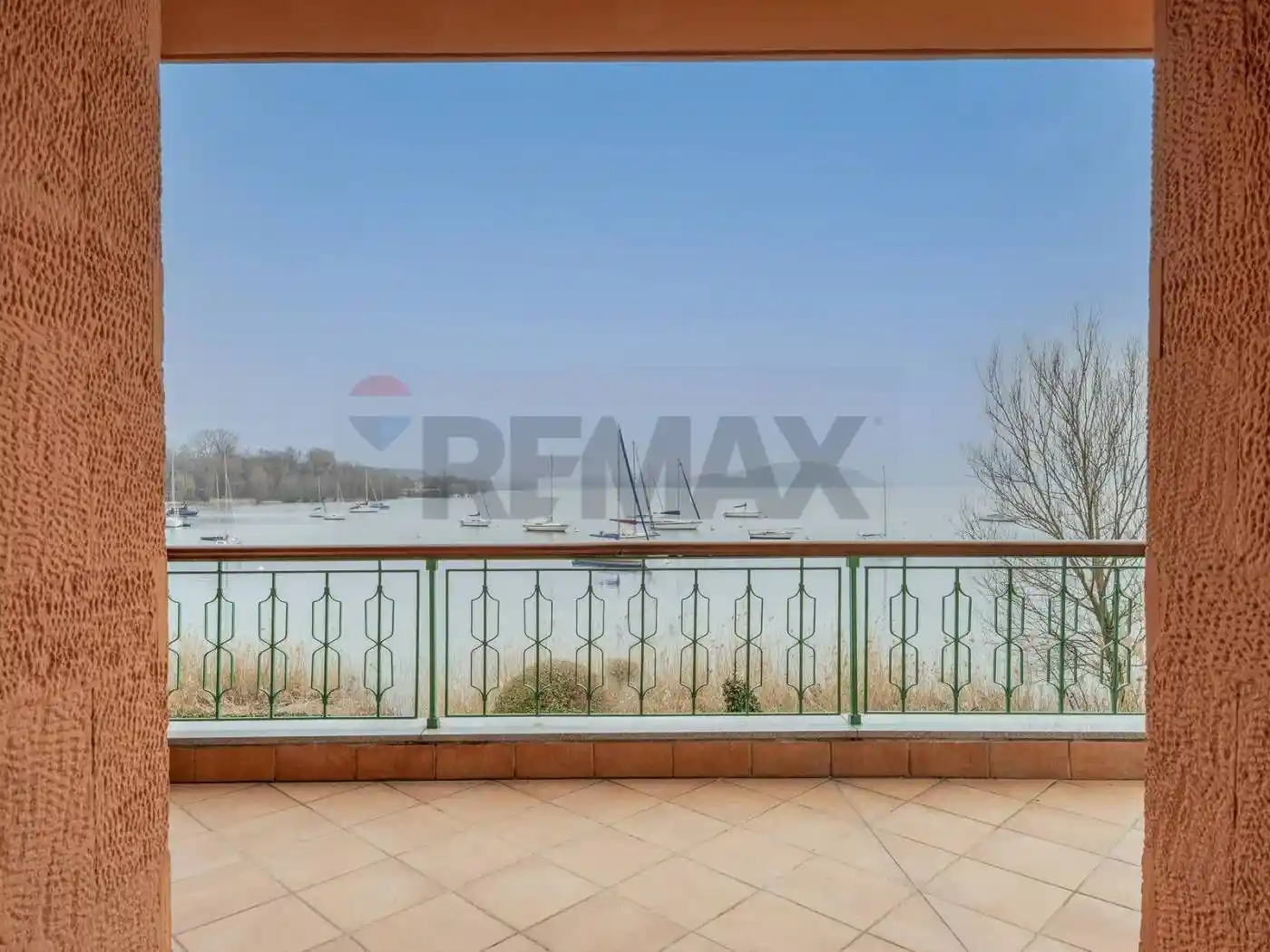 Villa in vendita a Monvalle