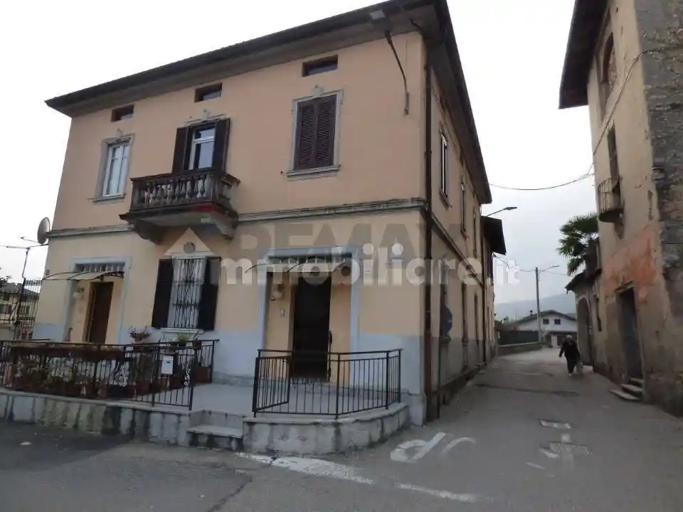 Appartamento in vendita a Cuveglio