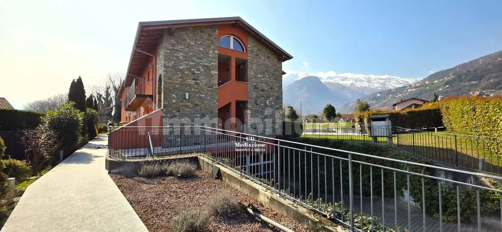 Appartamento in vendita a Gravedona ed Uniti