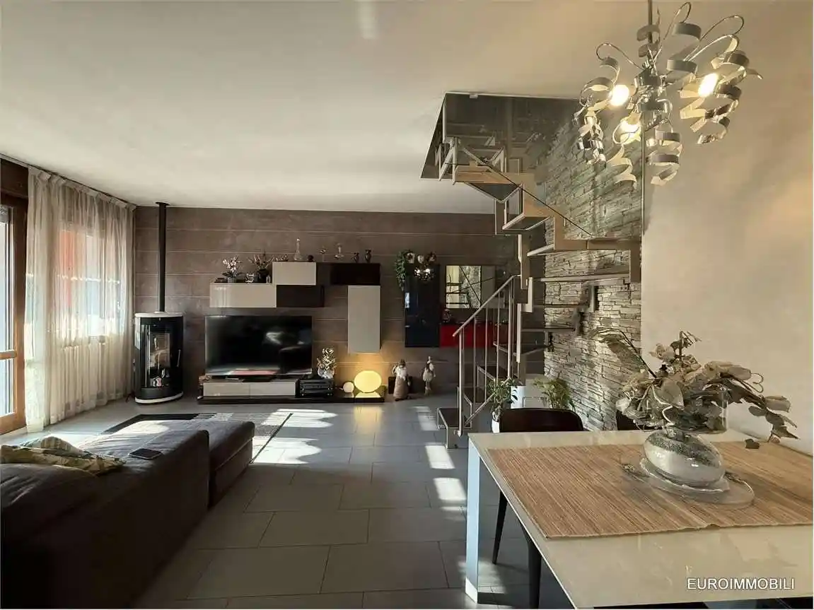 Appartamento in vendita a Traversetolo