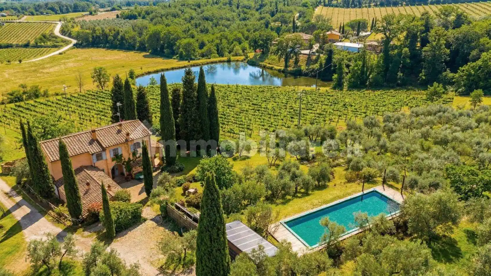 Appartamento in vendita a Bucine