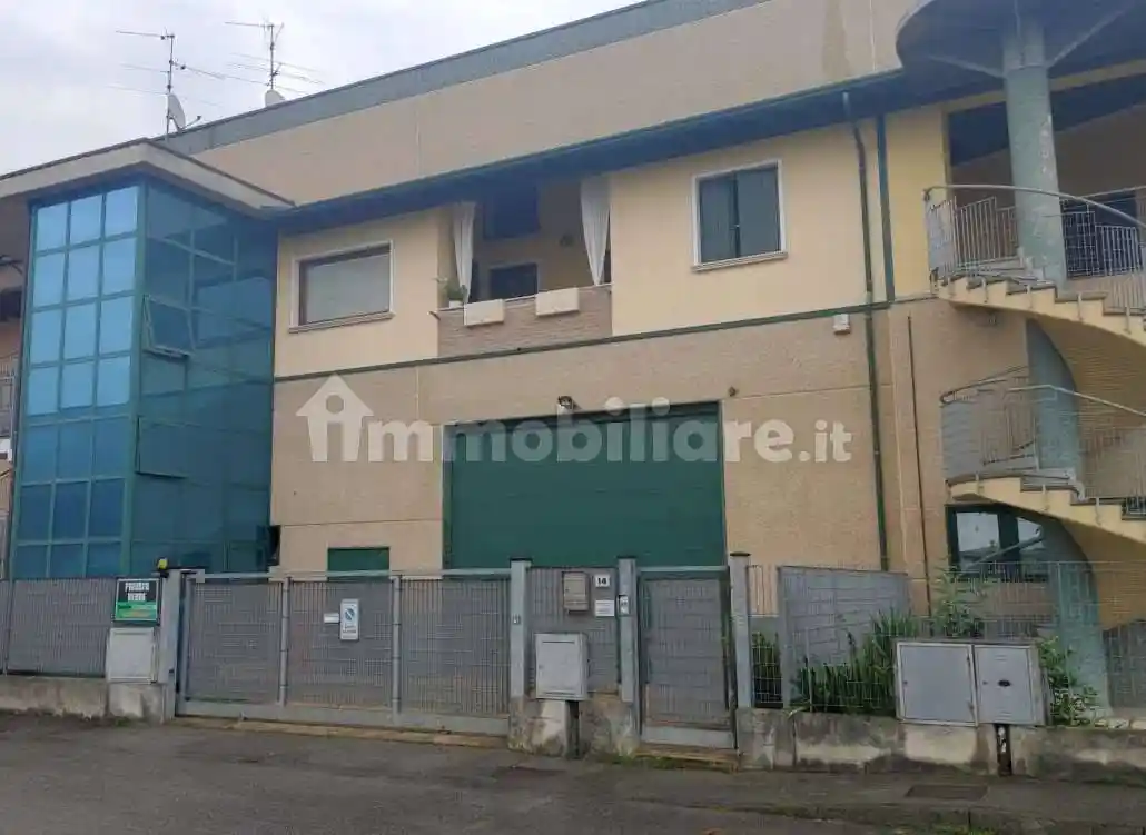 Appartamento in vendita a Urago d'Oglio