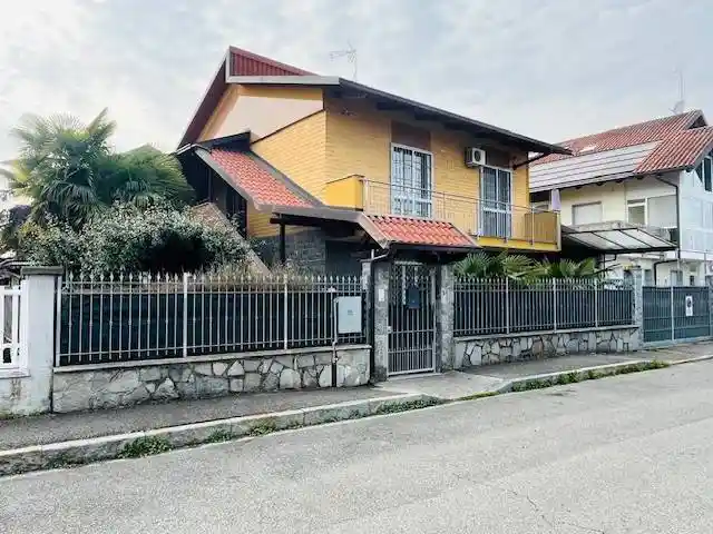 Villa in vendita a Settimo Torinese