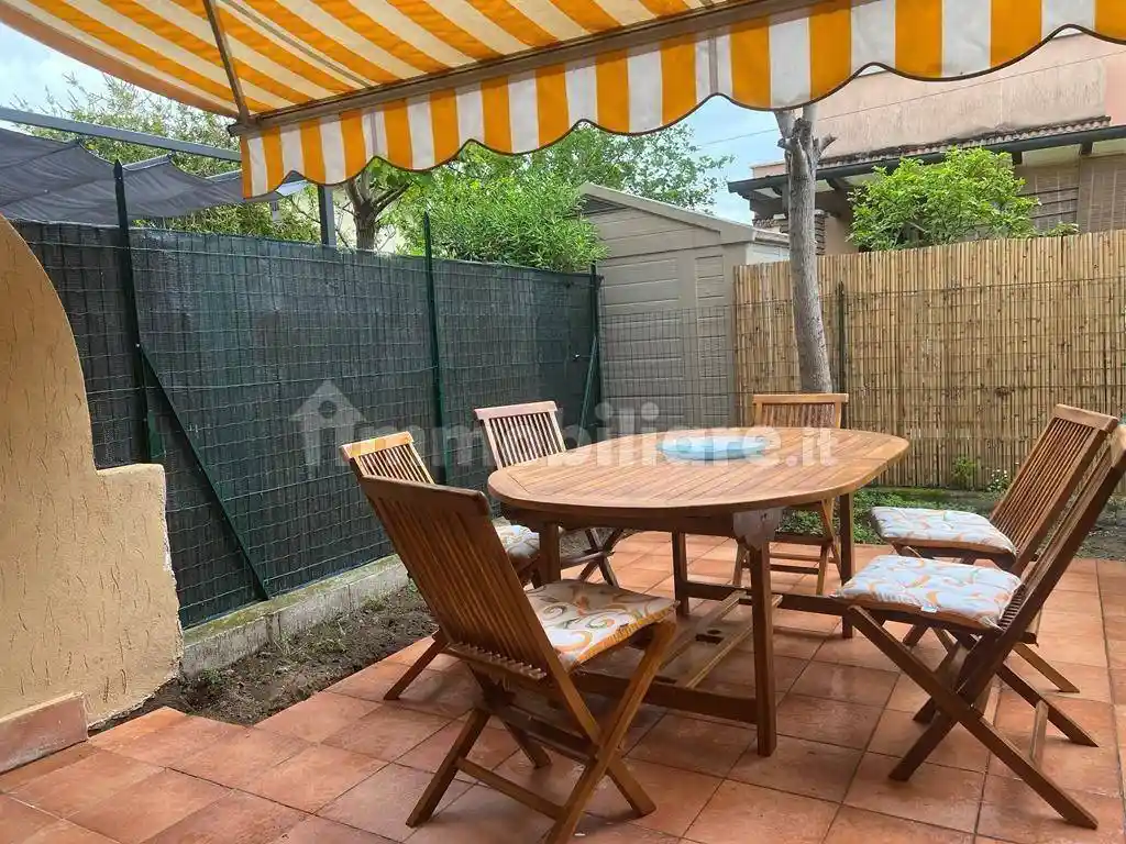 Villetta a schiera in vendita a Massa