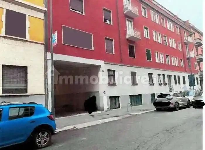 Palazzo - Stabile in vendita a Milano