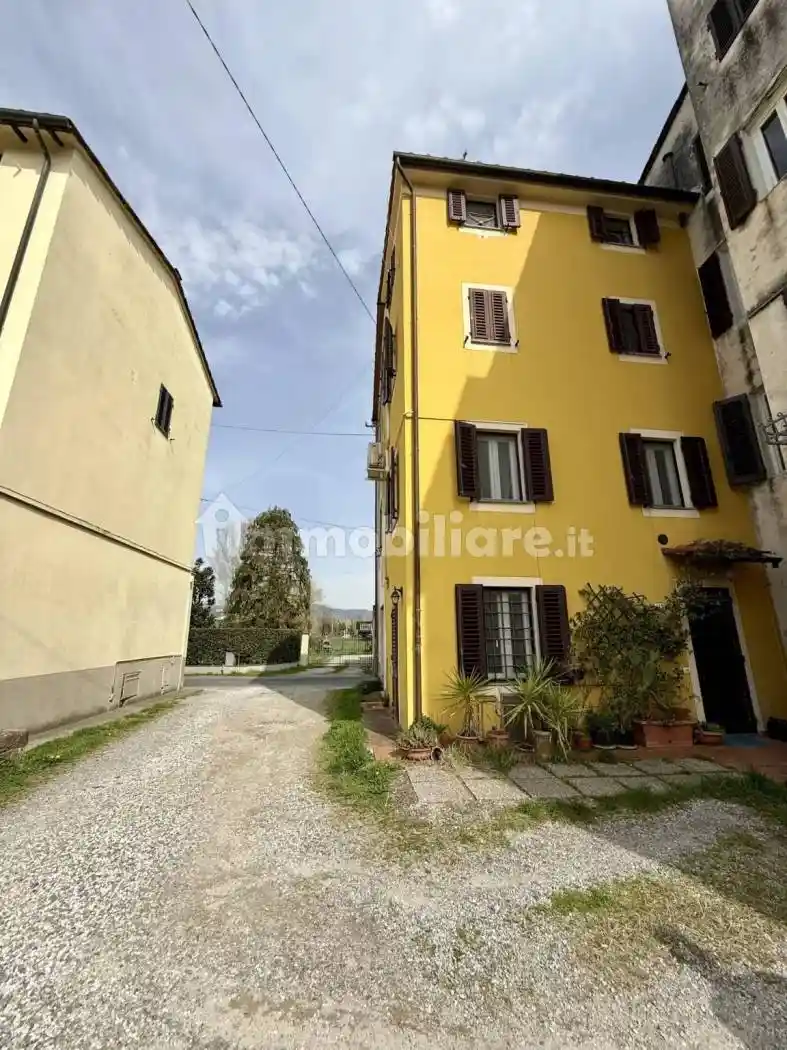 Casa indipendente in vendita a Lucca