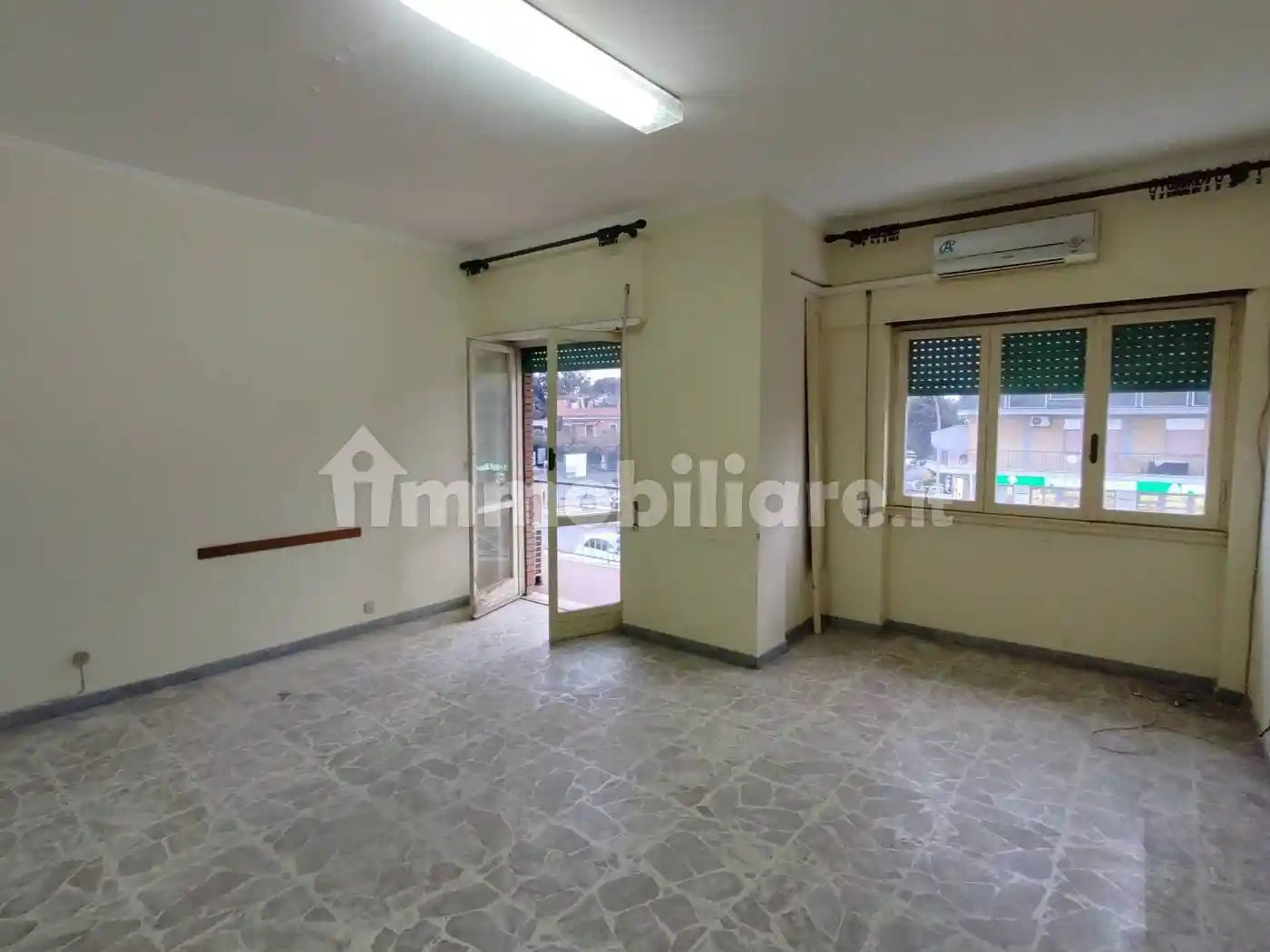 Palazzo - Edificio in vendita a Anzio