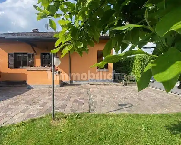 Villa in vendita a Fino Mornasco