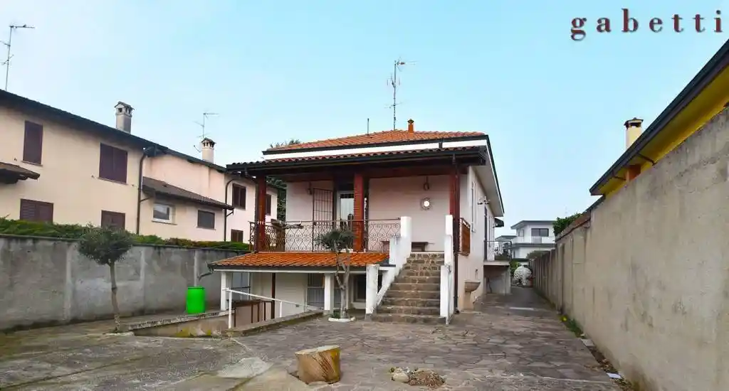 Villa in vendita a Marcallo con Casone