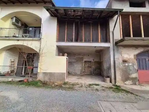 Rustico - Casale in vendita a Fenegrò