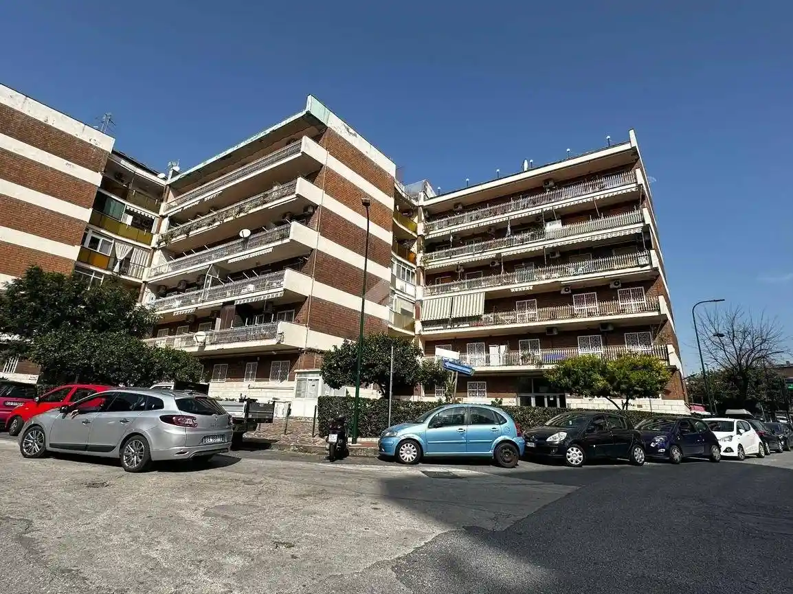 Appartamento in vendita a Napoli