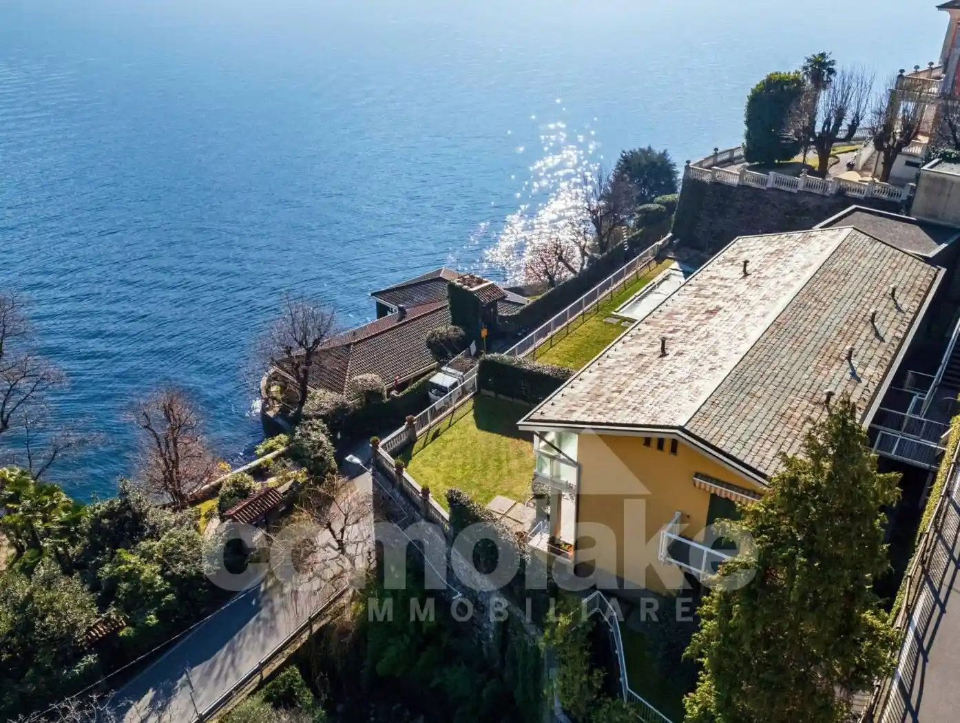 Villa in vendita a Moltrasio