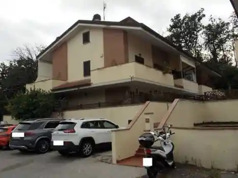 Appartamento in vendita a Collesalvetti