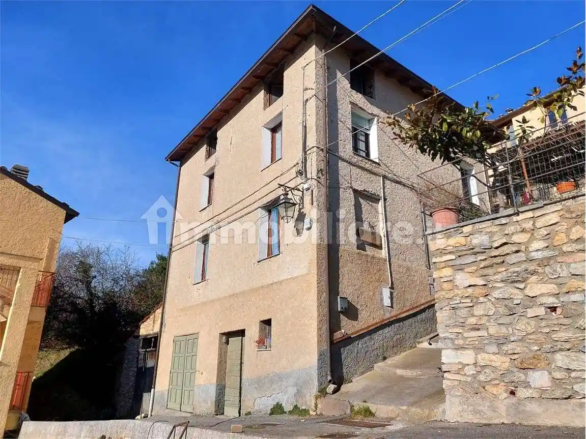 Casa indipendente in vendita a Alto