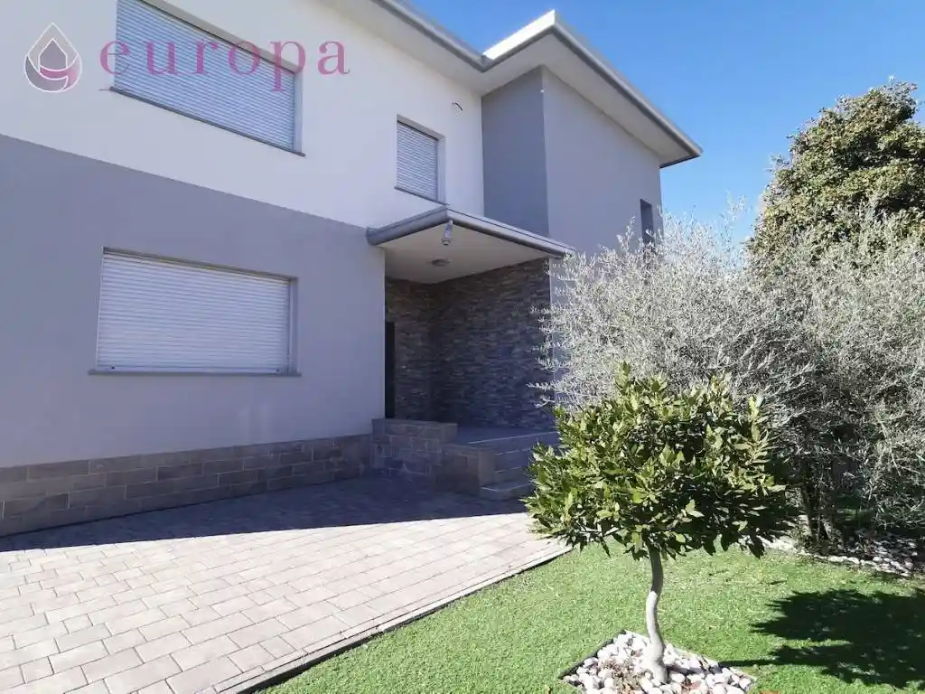 Villa in vendita a Pordenone