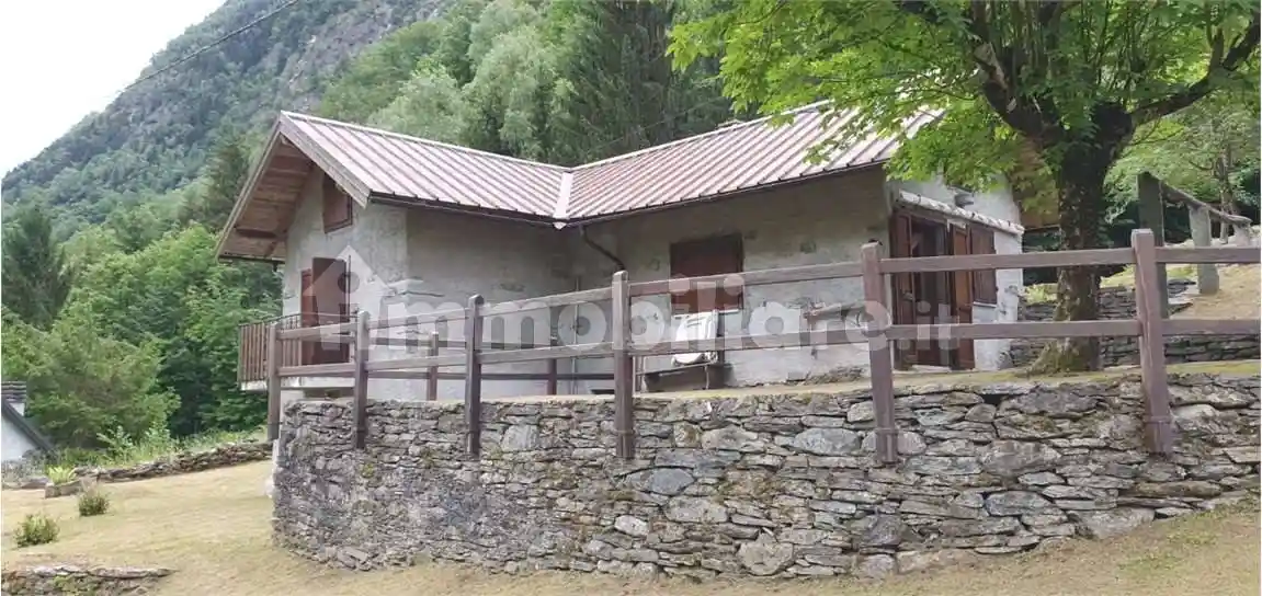 Rustico - Casale in vendita a Borgomezzavalle