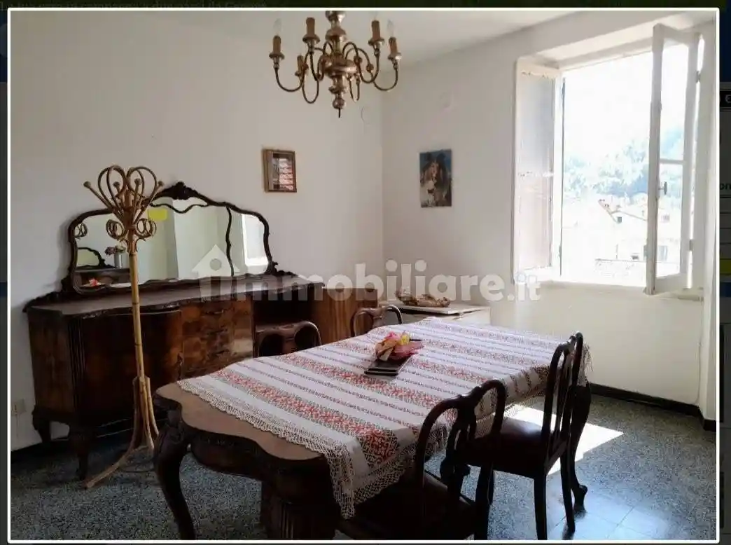 Appartamento in vendita a Montebruno