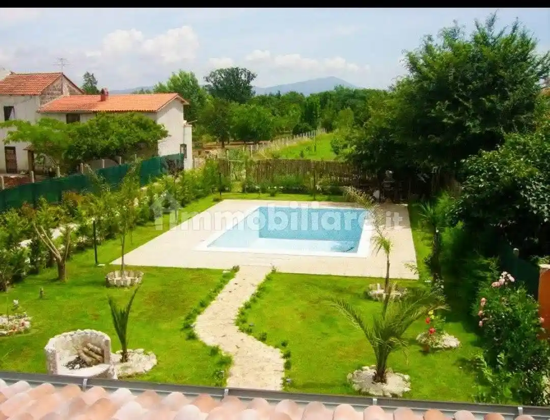 Villa in vendita a Santi Cosma e Damiano